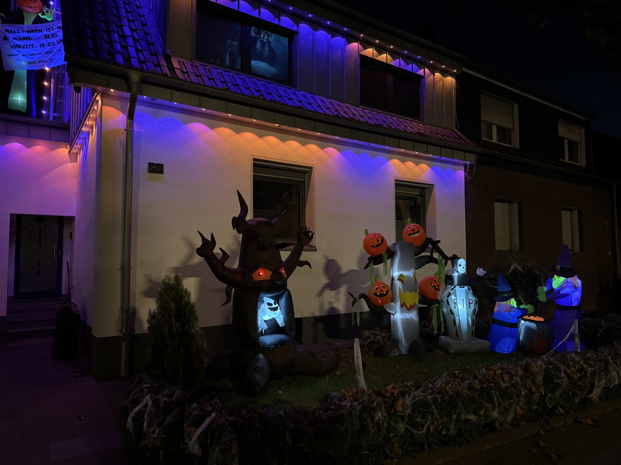 Halloween Haus im dunkeln